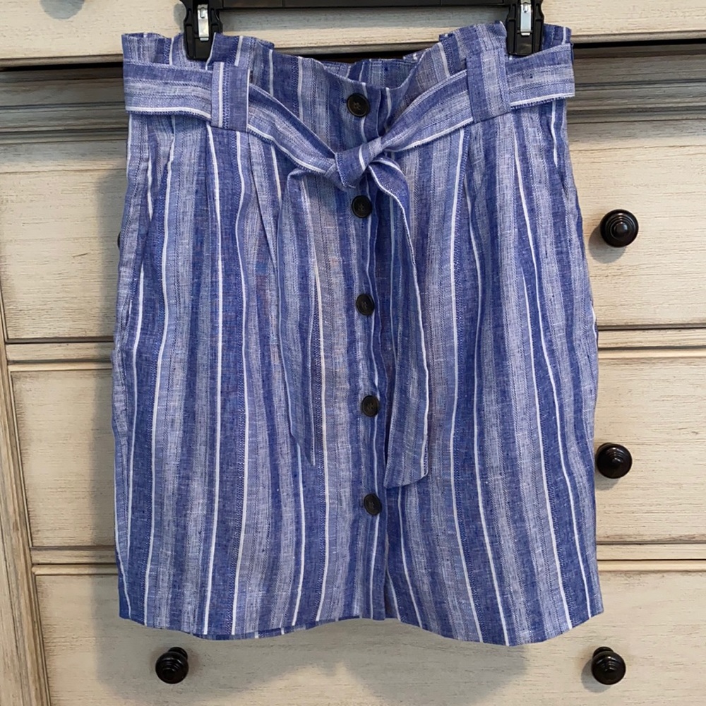 Cute lightweight linen & viscose skirt NWOT